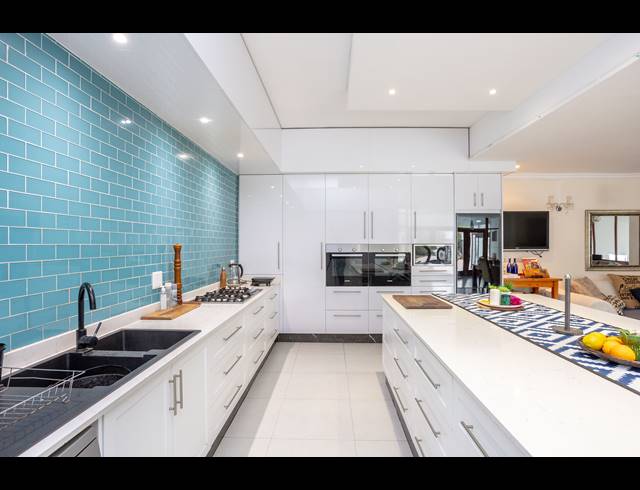 6 BEDROOM FREEHOLD FOR SALE IN MARINA DA GAMA
